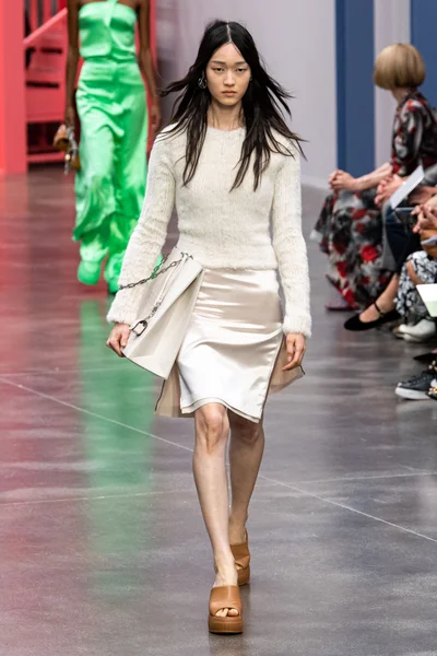 Look 30